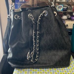 Michael Kors Frankie Bucket Bag